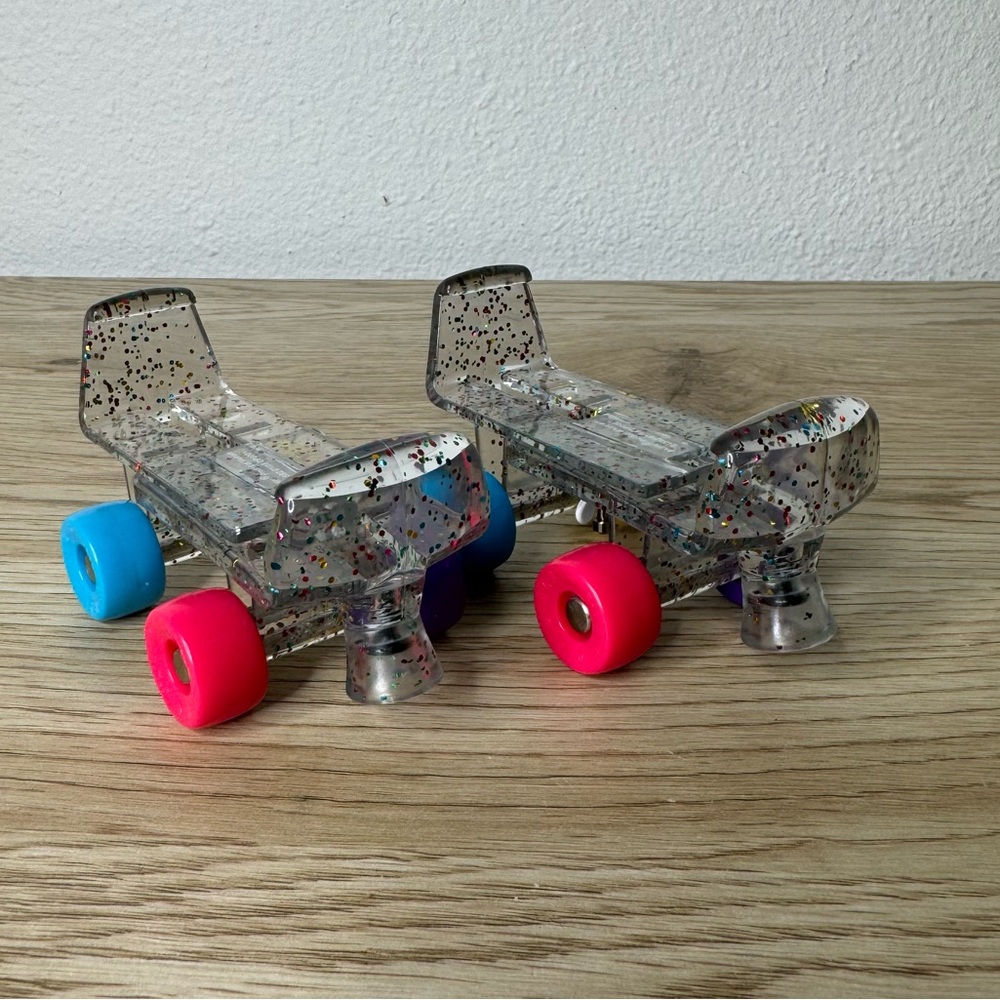 Build A Bear Clear Glitter Rainbow Adjustable‎ Roller Skates For Stuffed Animals